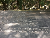 Pamätník bojovníkom proti fašizmu padlým pri Melku a v koncentračnom tábore v Mathausene v roku 1945 - babkin brat major Stanislav Mareš 