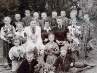 Marija Jakivna Bohuta uprostřed, rok 1958