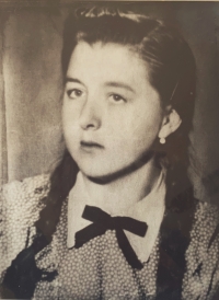 pamätníčka Hedviga Bôriková ako 15-ročné dievča