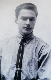 Leonid Arnaut, father, at the age of 17 in 1925, when he arrived in Prague
